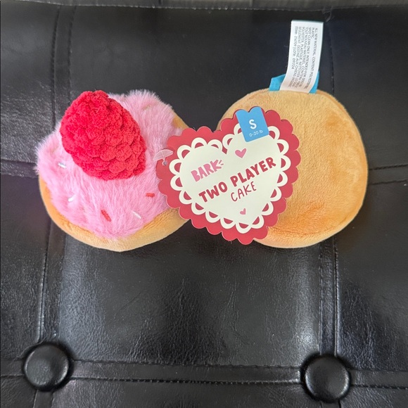 New Barkbox Two Player Cake Small Bark Dog Plush Stuffed Crinkle Squeaky Toy - Picture 1 of 3